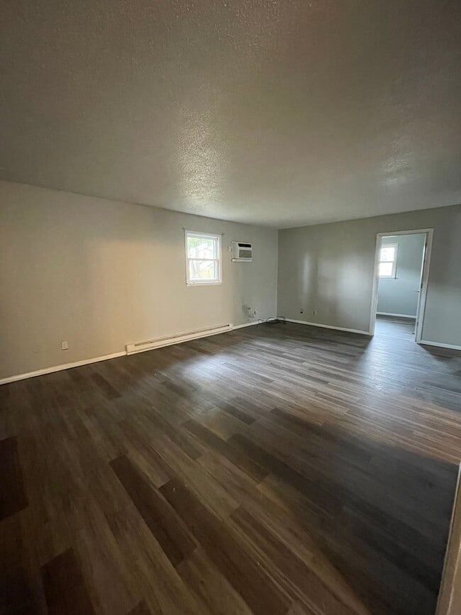 Building Photo - 510/503 Liberty St. - NAAAM