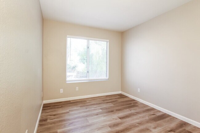 Building Photo - 6782 W Tina Ln