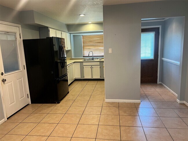 Building Photo - 11730 Alamo Dr