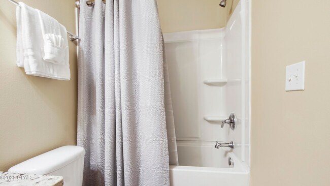 Building Photo - 7467 Shadow Lake Dr