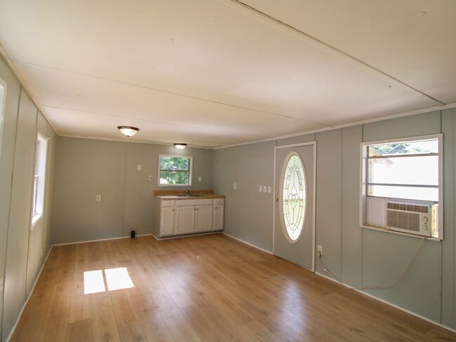 Building Photo - Comfortable Living in a Prime Fayetteville Location!
