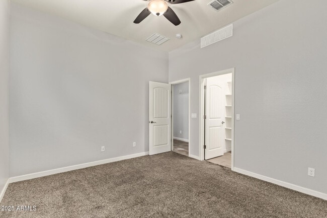 Building Photo - 947 E Dumbarton Ave