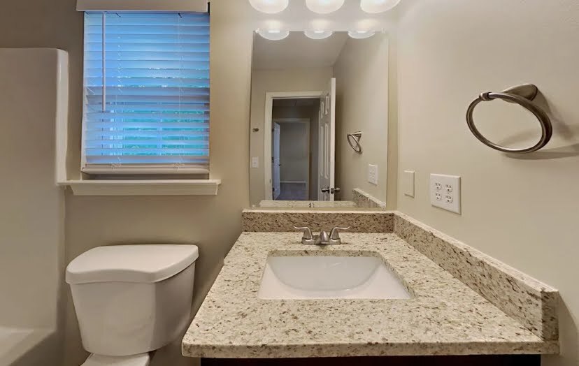 Building Photo - 7515 Starvalley Dr