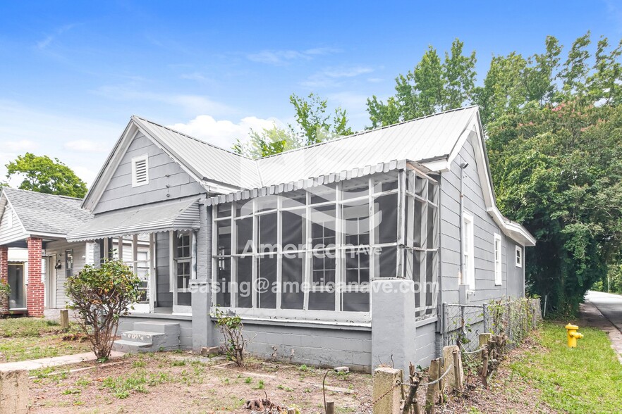 Building Photo - 1500 28th St