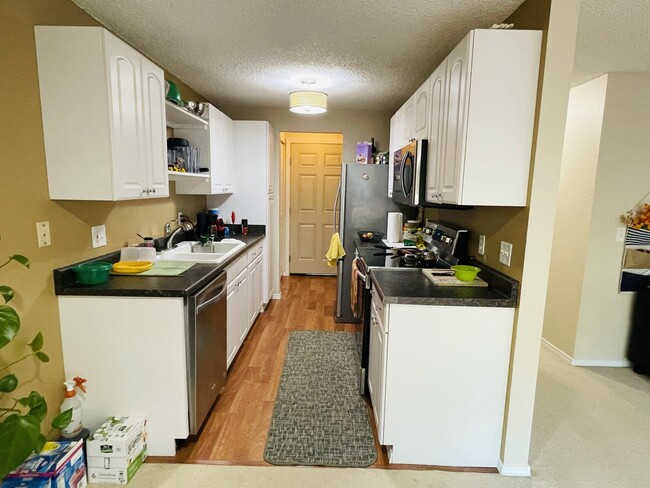 Building Photo - 12521 NE 117th Pl