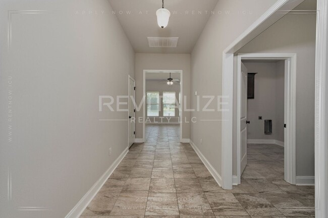 Building Photo - Stunning 3/2 in Foley Gated Community