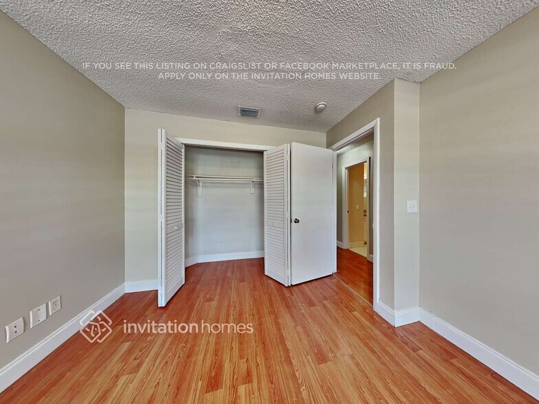 Building Photo - 1301 NW 76th Ave