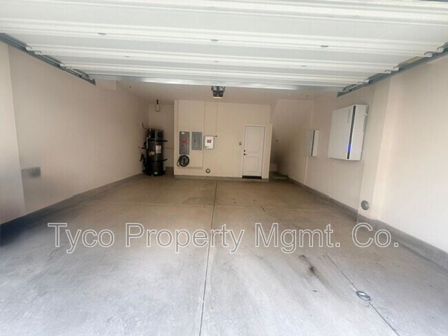 Building Photo - 784 Vada St