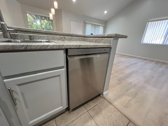 Dishwasher - 13100 Bromont Ave