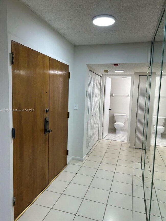 Building Photo - 5900 SW 127th Ave