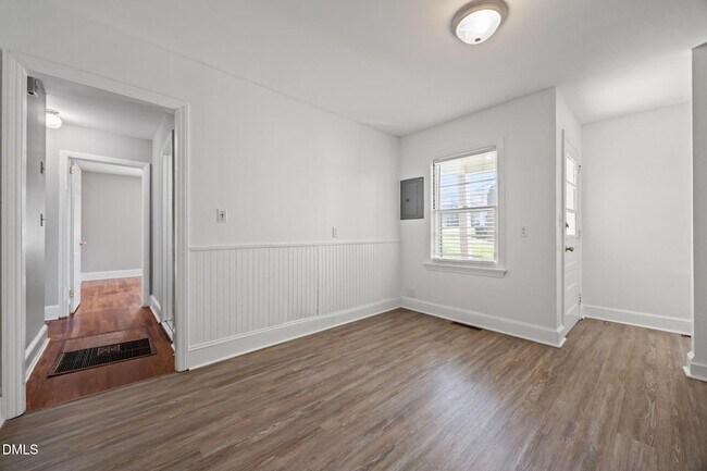 Building Photo - 1208 S 9th St