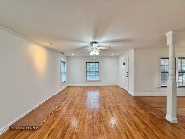 Building Photo - Tour Today! 3 Bed 2 Bath in Tyler!