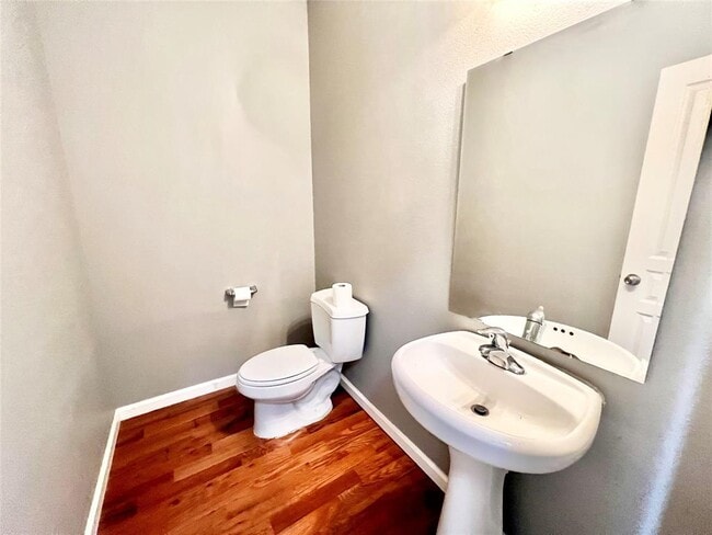Building Photo - 8323 Greys Ln