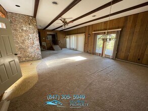 Building Photo - 3 Bedroom Home with Lake View – Camdenton, MO
