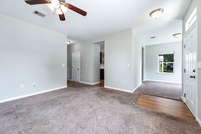 Building Photo - 1530 1st Ave N