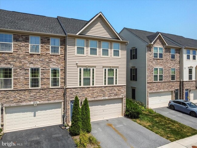Building Photo - 5904 Leben Dr
