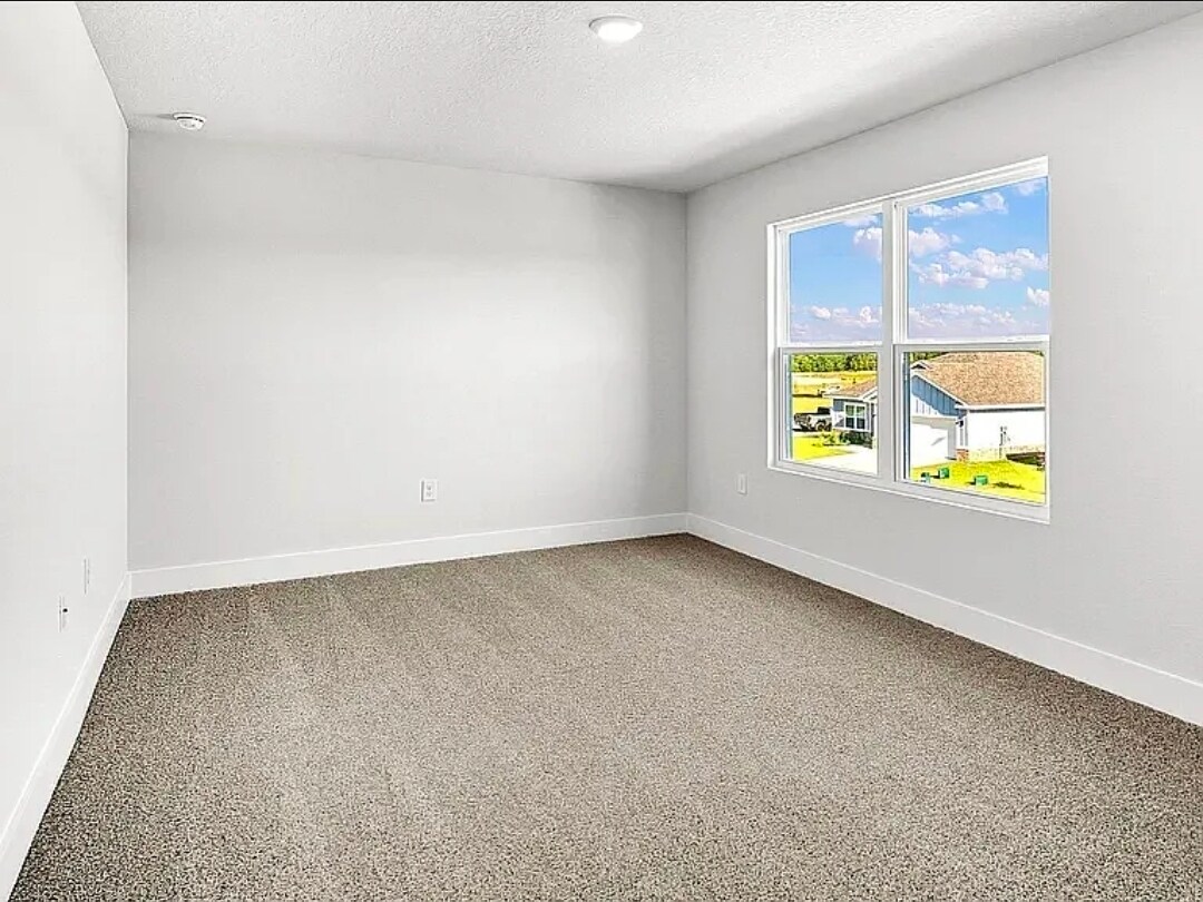 Building Photo - 5583 Clarity St