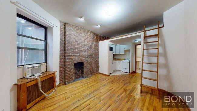 Primary Photo - 722 Amsterdam Ave