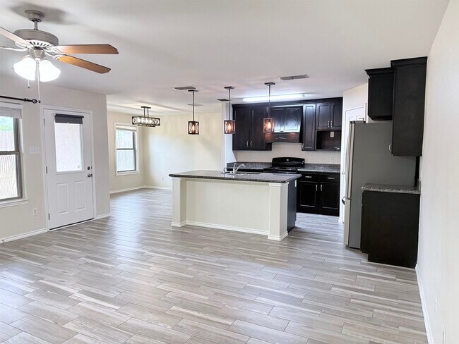 Building Photo - 5407 Simbrah Dr