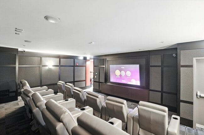 Building Photo - 443 W Huron St
