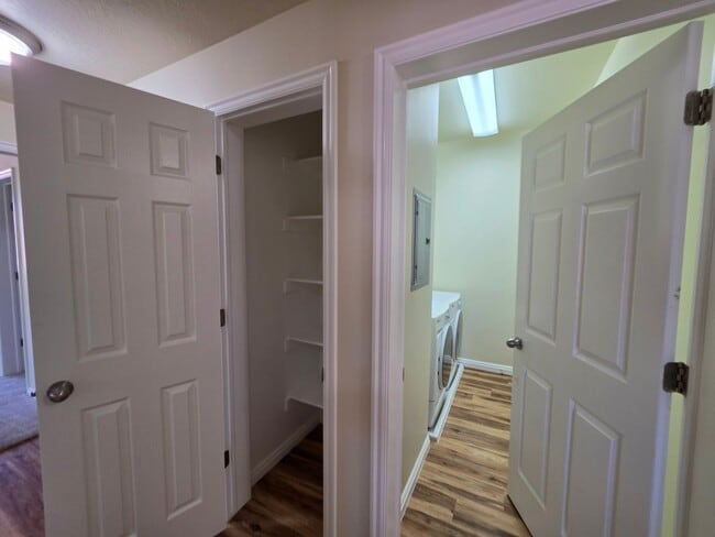 Building Photo - HONEY! Stop Scrolling! Luxury Centerville Stunner!