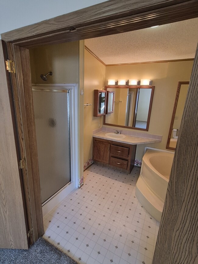 Building Photo - 134 Paddock Cir