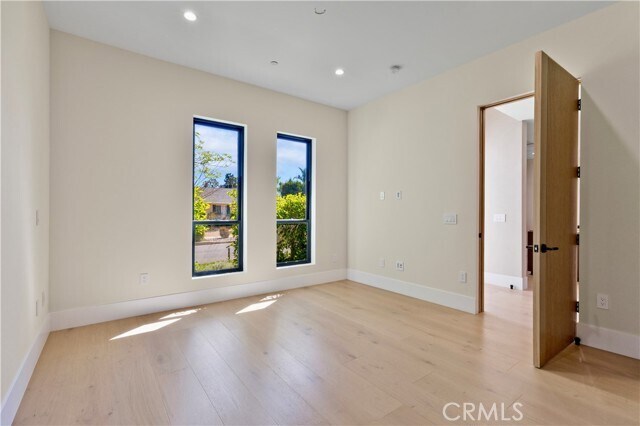 Building Photo - 5935 Yarmouth Ave