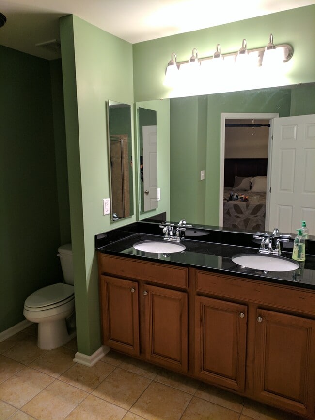 Building Photo - 850 Rockcreek Rd