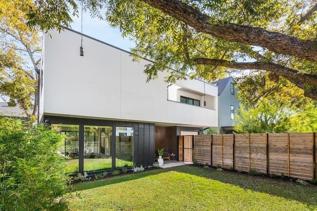 Building Photo - 631 Tillery St