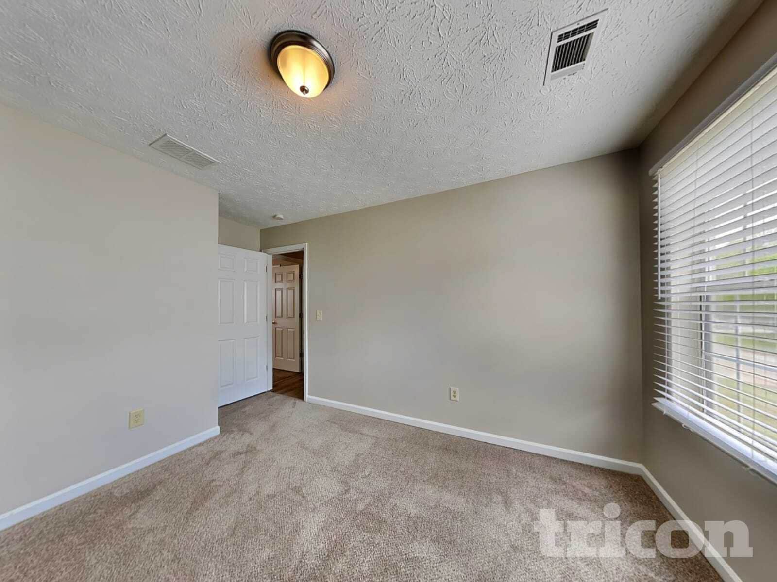Building Photo - 1475 Watercrest Cir