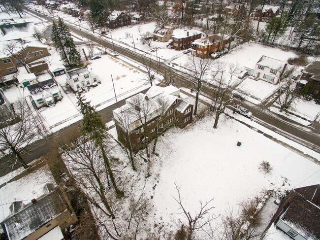 Building Photo - 2229 Cordova Ave