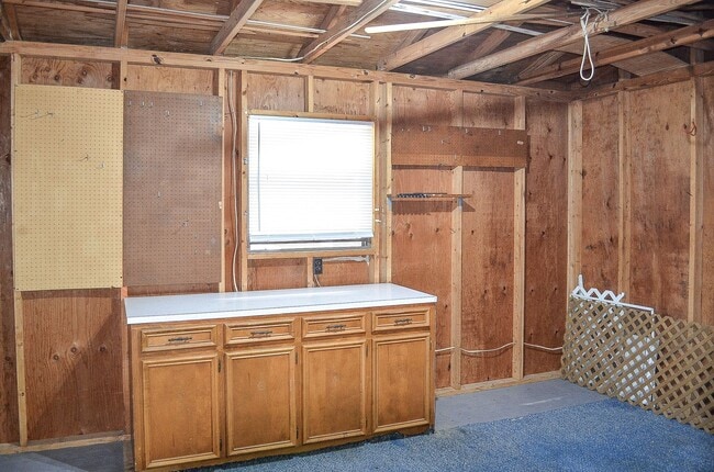 Building Photo - Central Hot Springs Village/Home/Unfurnished