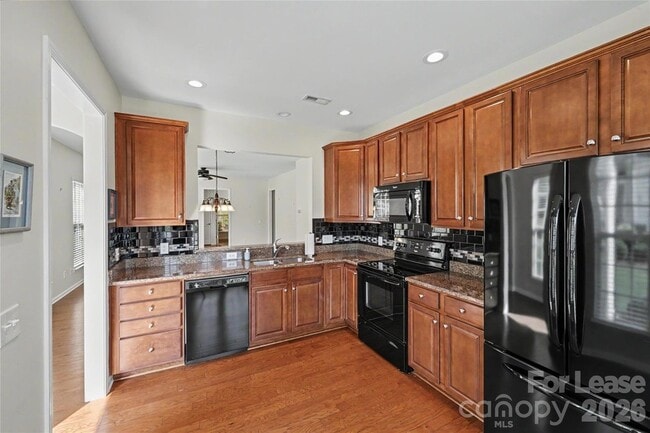 Building Photo - 9009 Smokey Hill Ln