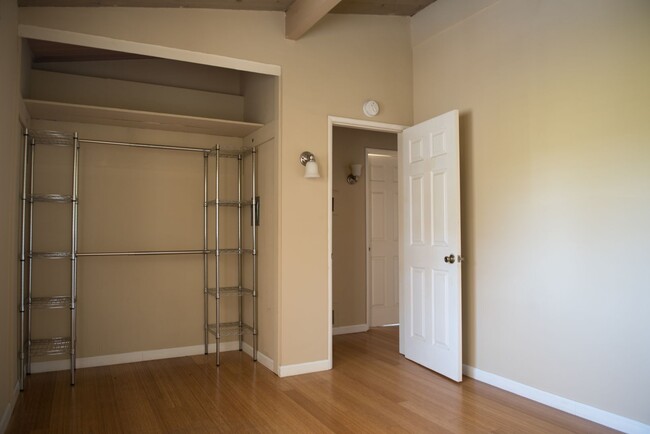 Building Photo - 121 W Arrellaga St