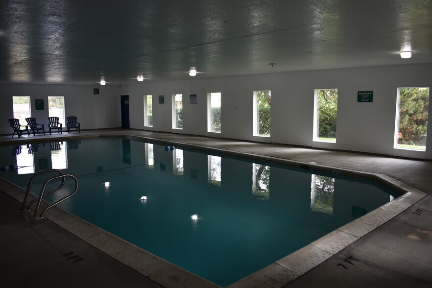 Building Photo - 200 SW Florence Ave