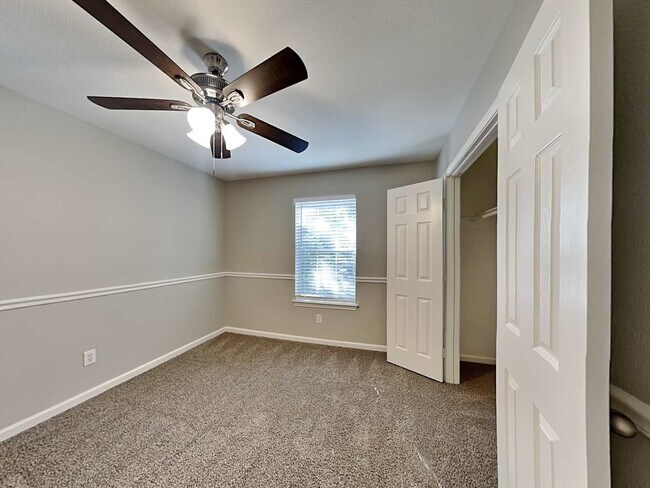 Building Photo - 4522 Lake Halbert Ln