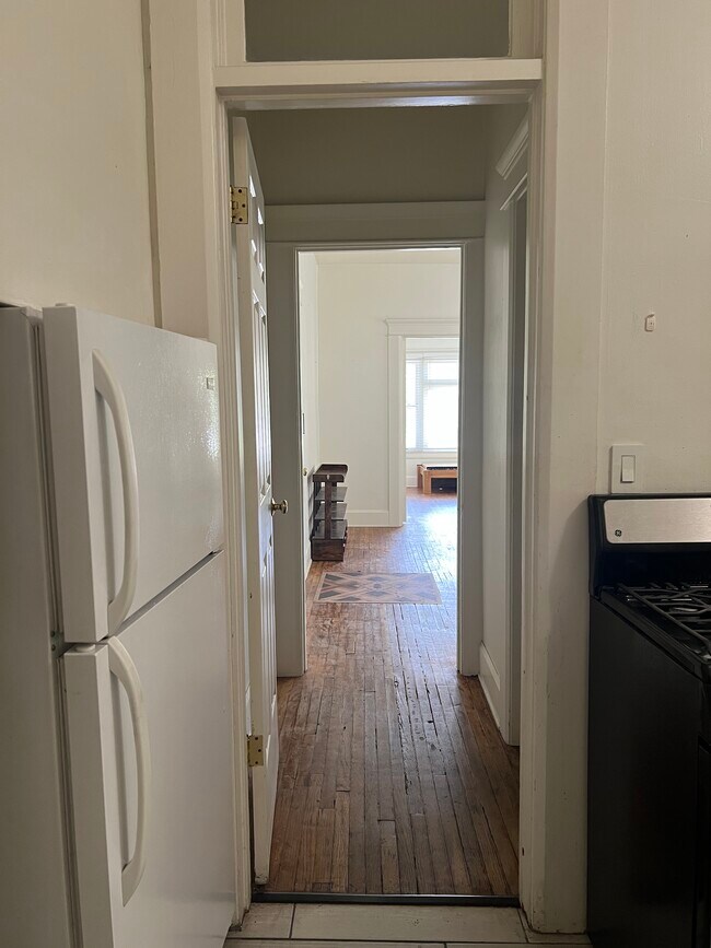 kitchen/hallway - 105 S El Molino Ave
