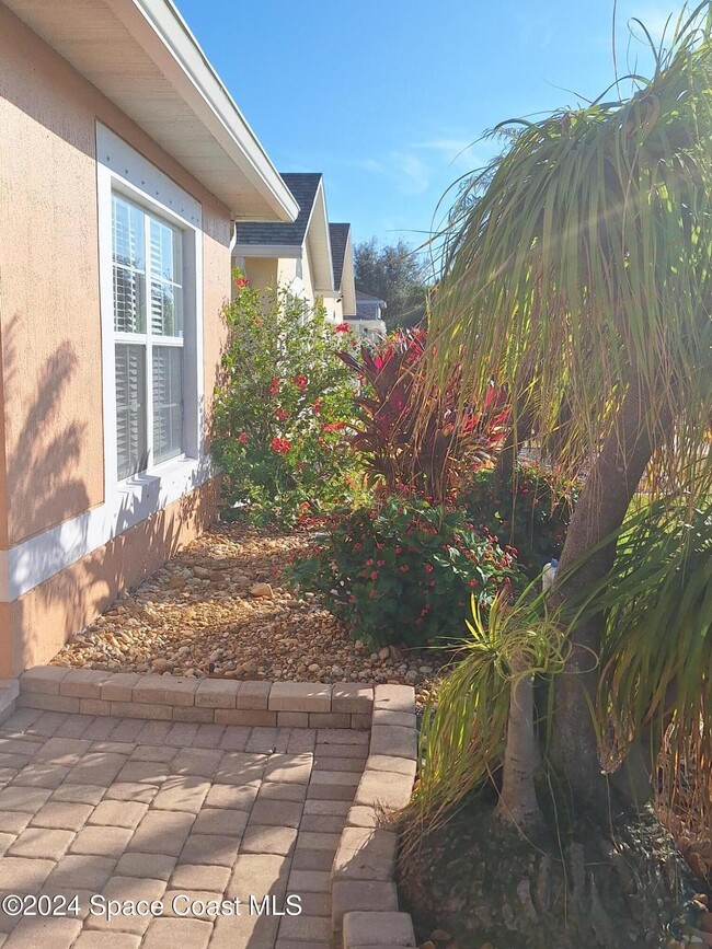 Building Photo - 4550 Bellaluna Dr