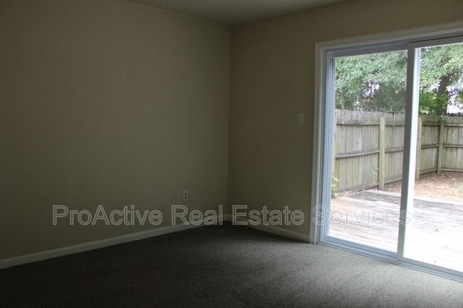 Building Photo - 965 Banyan Dr