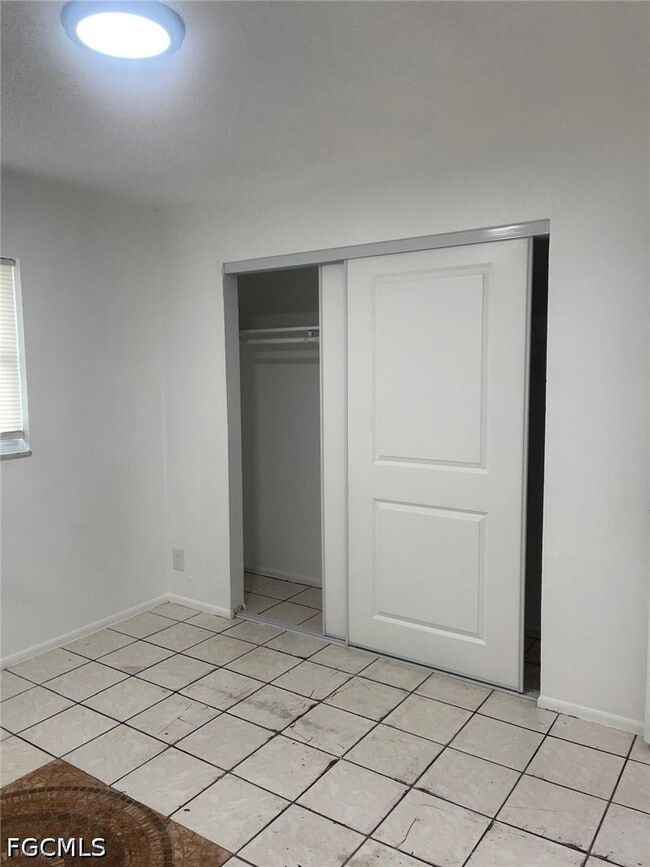 Building Photo - 5413-5427-5427 Third Ave