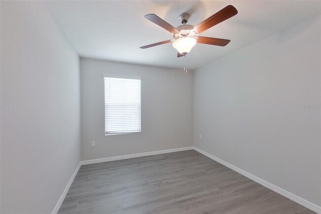 Building Photo - 8602 SW 43rd Ter