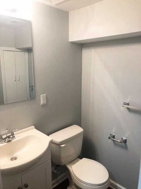 Building Photo - EAST SIDE 2 BEDROOM/2 BATH ALL BRICK RANCH AVAILABLE NOW!