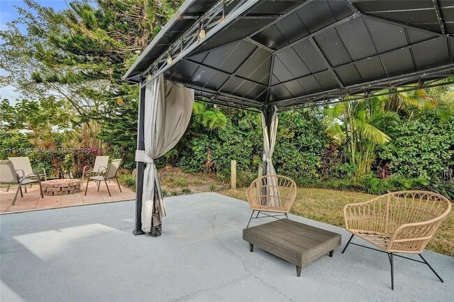 Building Photo - 1020 Bayberry Point Dr