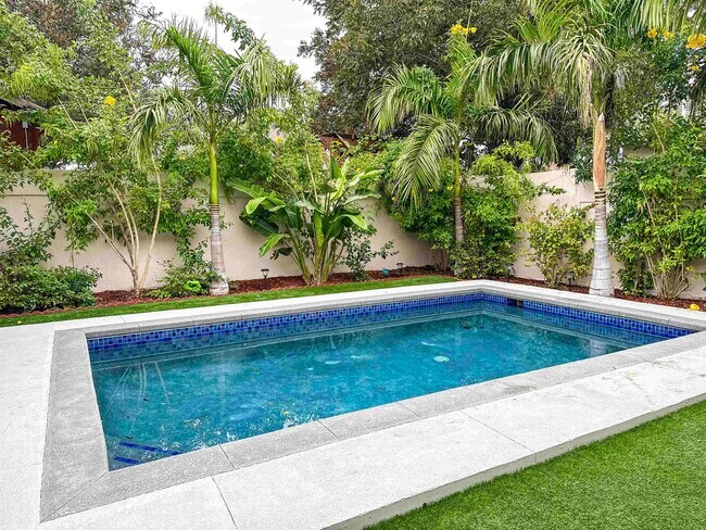 Building Photo - 3128 Rosco Dr