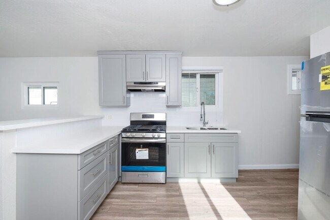 Building Photo - 3087 Inez St