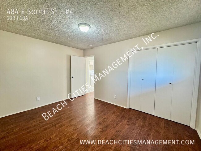 Building Photo - 484 E South St