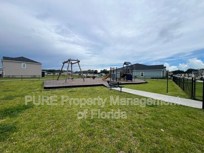Building Photo - 3259 NE 40th Ln