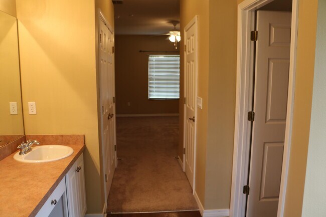 Building Photo - 7270 Mossy Oaks Dr