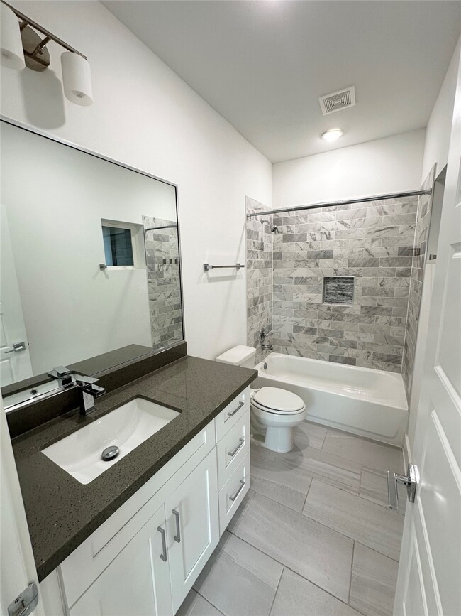 Building Photo - 4623 Cochran St