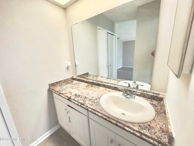 Building Photo - 8475 Seton Ct